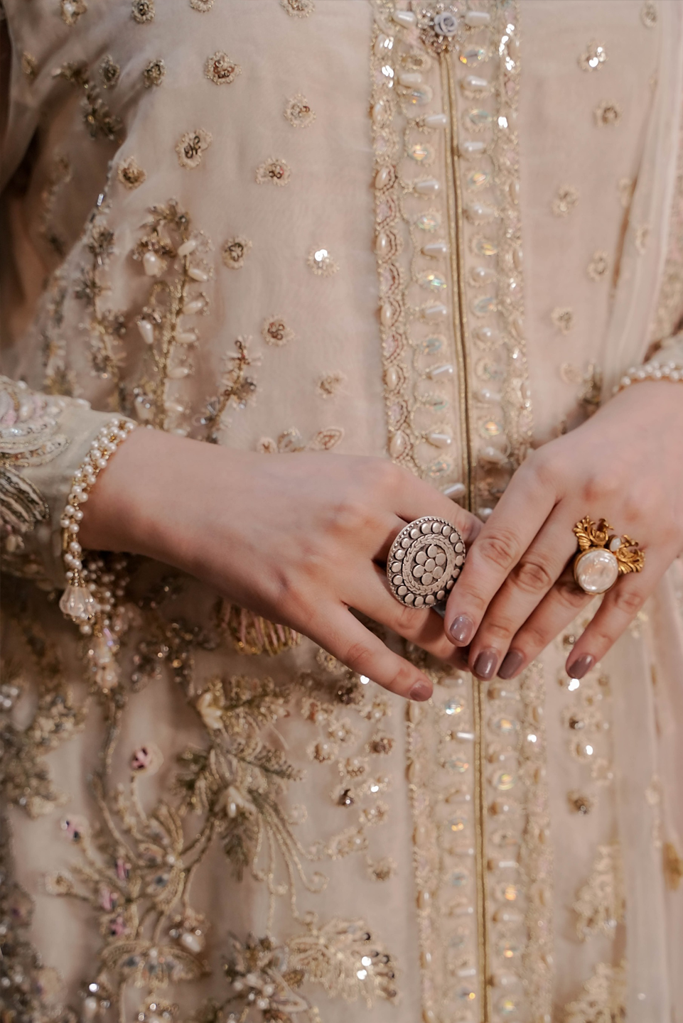Zarmina__زر مینا